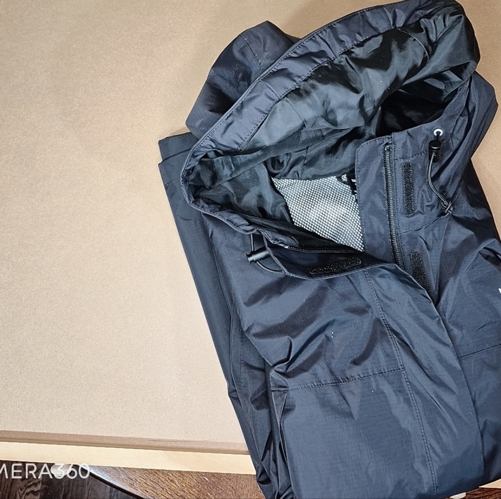 The North Face Women's Black Windbreaker NWOT 1103/1653 - Picture 9 of 9